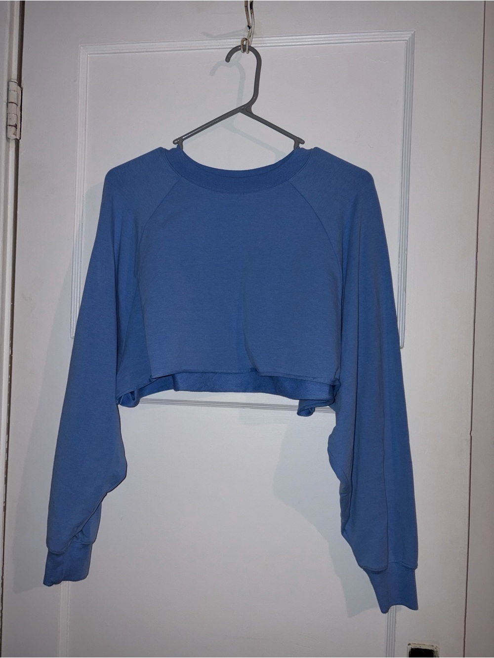ALO Yoga Blue Cropped Crewneck Sweatshirt